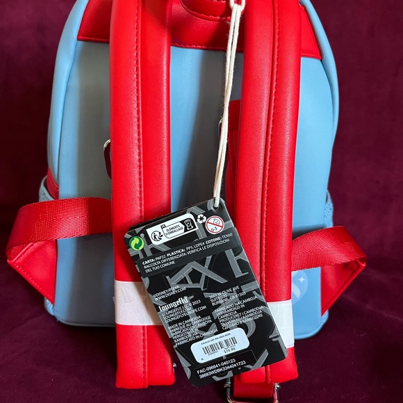 NWT Pixar Wall-E & EVE heart shaped pin display backpack. Loungefly ita bag - Picture 5 of 12